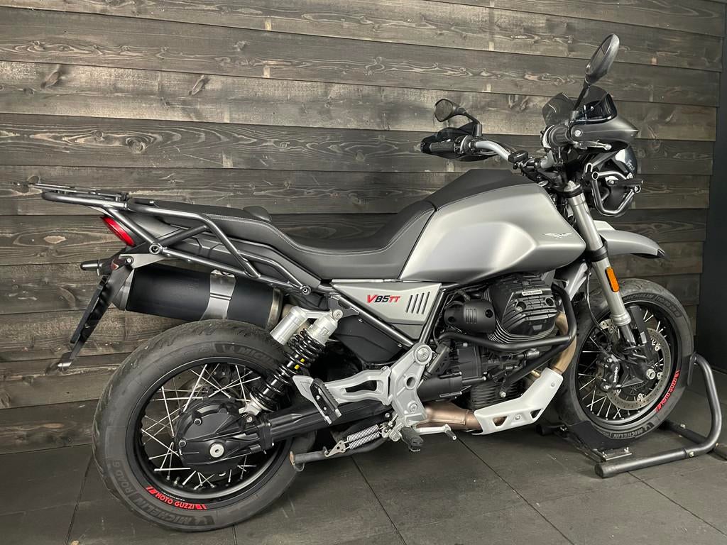 Moto Guzzi V85 TT GRIGIO ATACAMA (bj 2019), Motoren, Motoren | Moto Guzzi, 853 cc, Bedrijf, Meer dan 35 kW, Toermotor