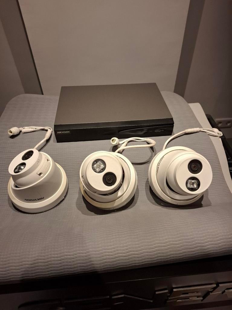 Hikvision Camera set (3 camera's + Decoder), Audio, Tv en Foto, Videobewaking, Zo goed als nieuw, Buitencamera, Ophalen