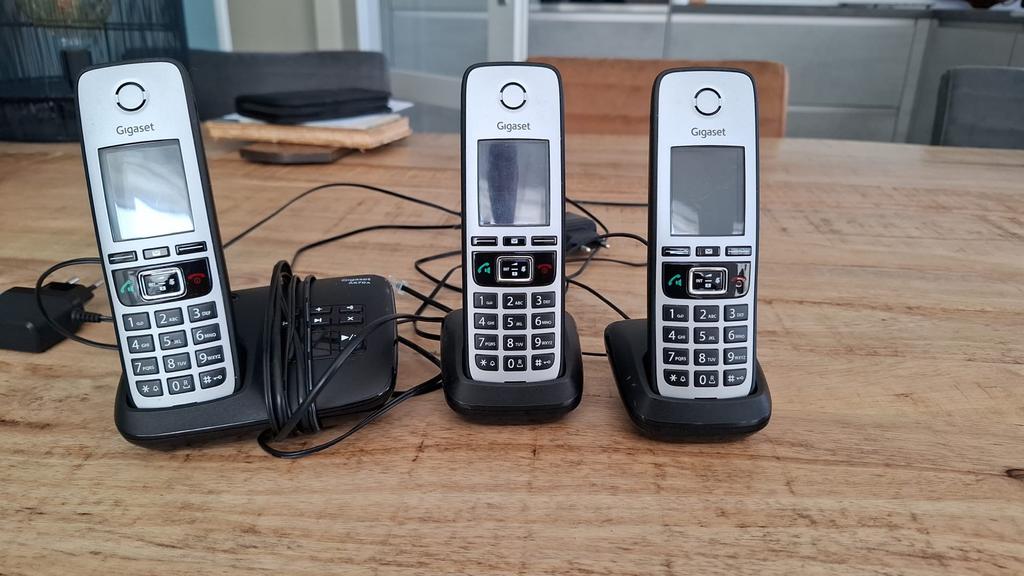 Gigaset Basisstation met 3 Draadloze Telefoons, Ophalen, Gebruikt, 3 handsets