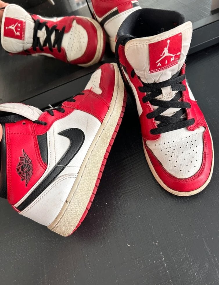 Nike Air Jordan 1 Mid Chicago, Nike Air Jordan, Zwart, Ophalen of Verzenden, Sneakers of Gympen