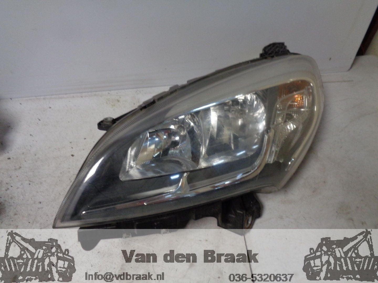 Fiat Doblo 2015-2022 Koplamp links, Gebruikt, -, Herkomst onderdeel bekend, -