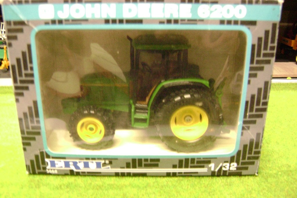 John deere 6200 met hef van Ertl met stocknummer 5668, Ophalen of Verzenden, Nieuw, Tractor of Landbouw, ERTL