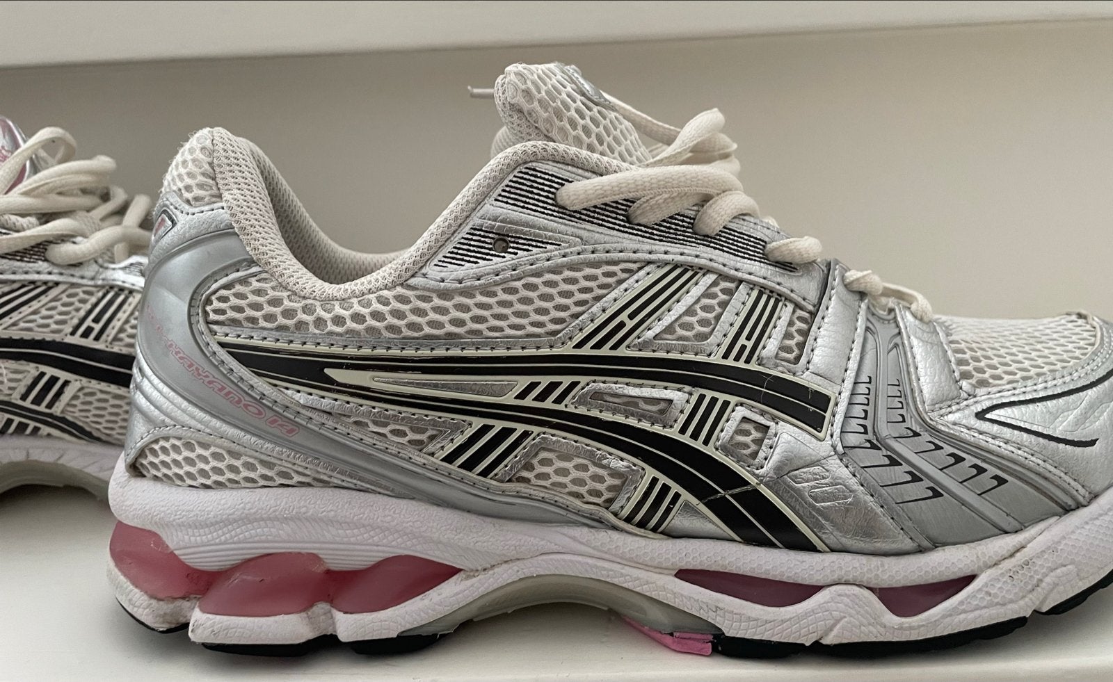 ASICS GEL-KAYANO 14 hardloopschoenen - Maat 43.5, Ophalen, Zo goed als nieuw, Wit, Sportschoenen