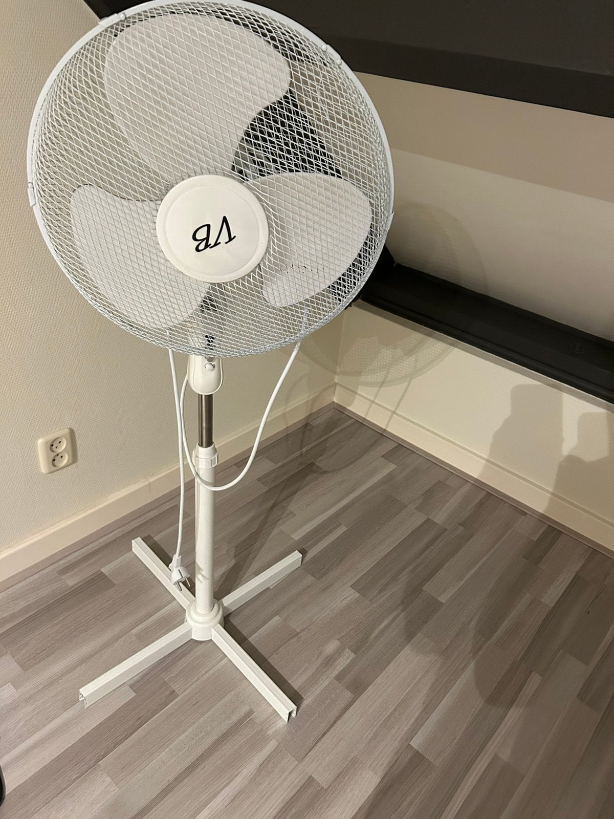 Ventilator, Witgoed en Apparatuur, Ventilatoren, Ophalen, Zo goed als nieuw, Vloerventilator