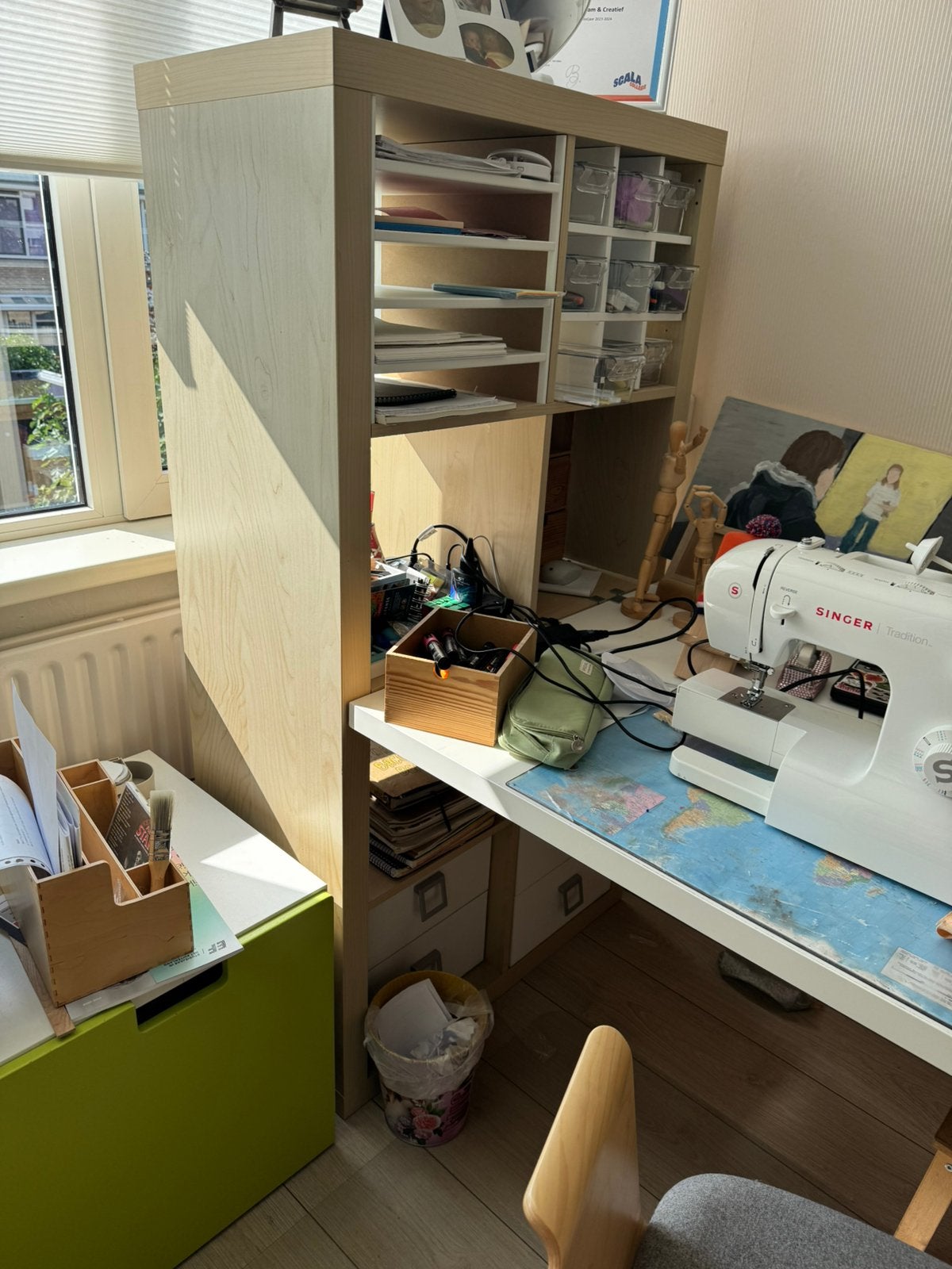 Expedit kast 2x4 vakken met bureau, Ophalen, Gebruikt