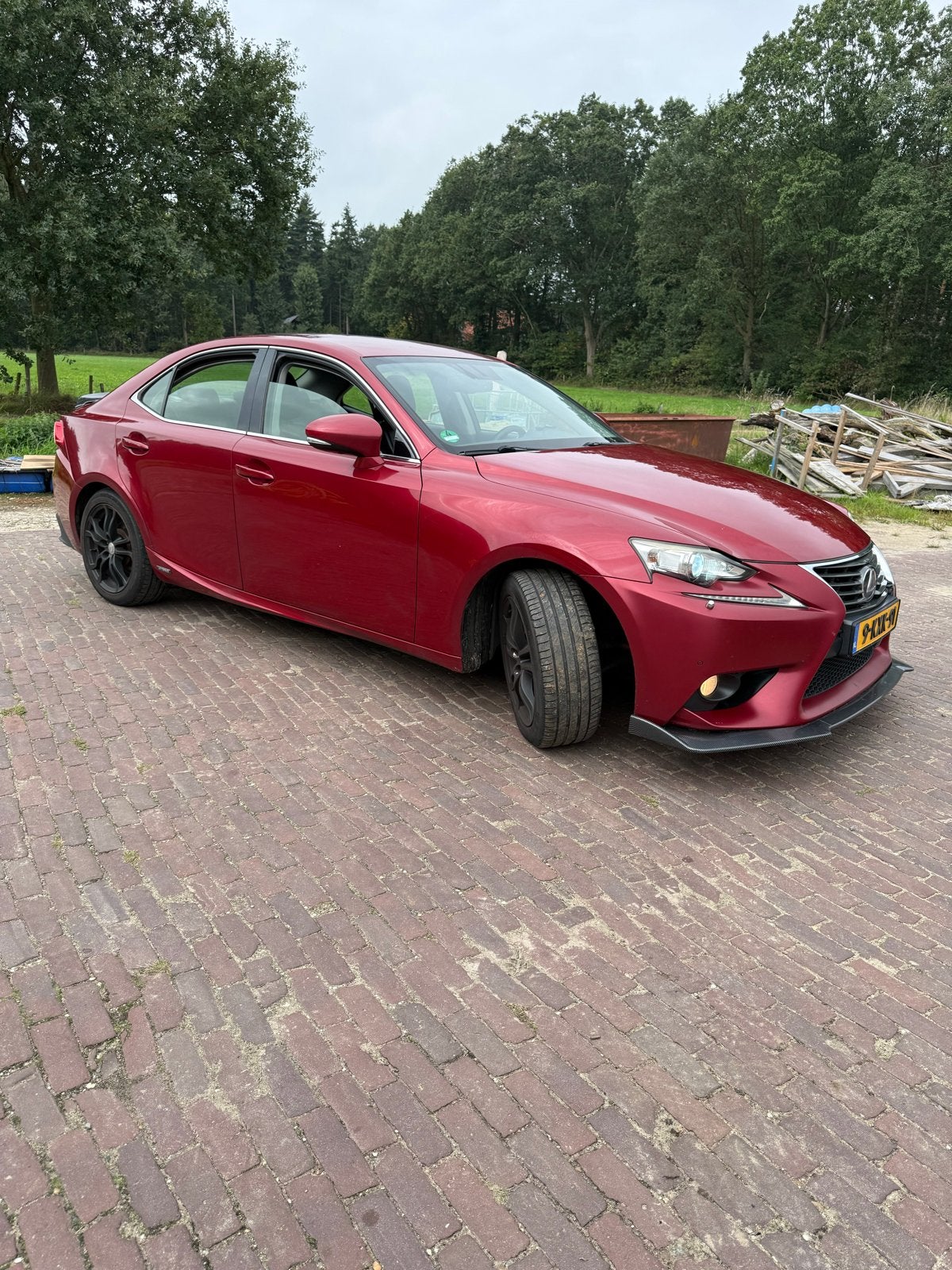 Lexus IS 300H 2.5 Hybrid CVT 2013 Rood, Auto's, Automaat, Achterwielaandrijving, 750 kg, 181 pk