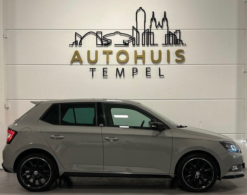 Skoda Fabia 1.0 TSI Monte Carlo Nap Airco Bluetooth Led Navi, Auto's, Voorwielaandrijving, Stof, 95 pk, 23 km/l