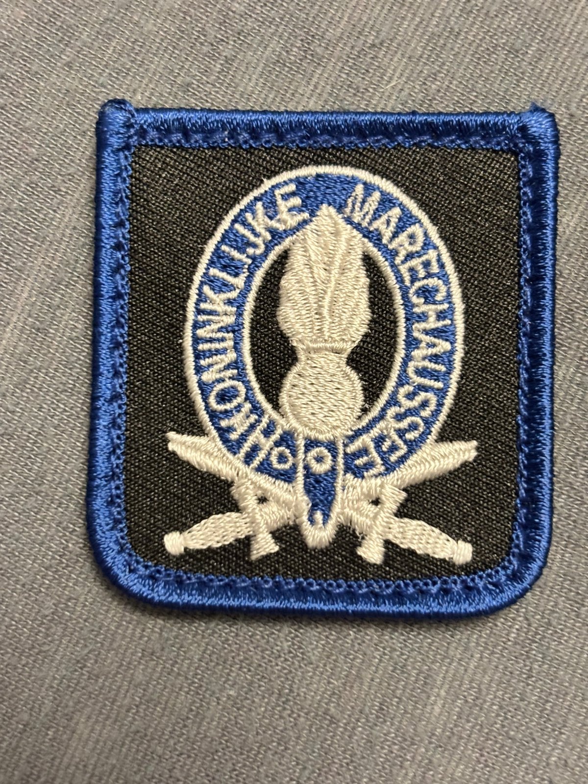 5x5 borst embleem kmar, Verzamelen, Verzenden, Marechaussee, Nederland, Embleem of Badge