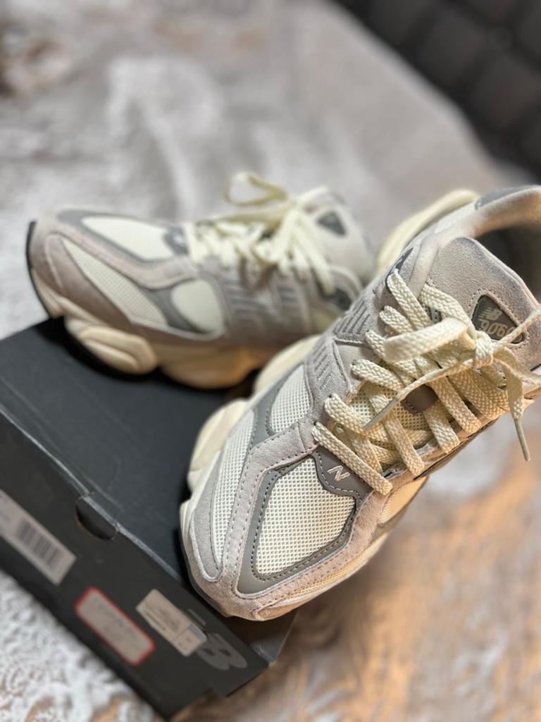 new balance 9060, Kleding | Dames, Schoenen, Ophalen of Verzenden, Zo goed als nieuw, Beige, Sneakers of Gympen