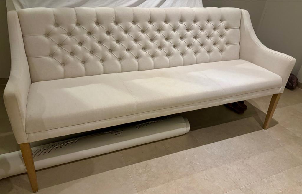 Elegante eetkamerbank met gecapitonneerde rugleuning, Ophalen, Zo goed als nieuw, Stof