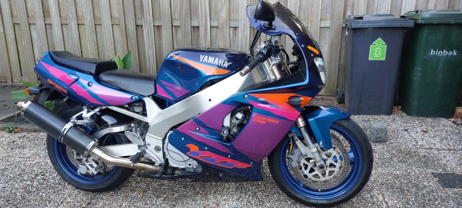 Yamaha FZR 750 R, Particulier
