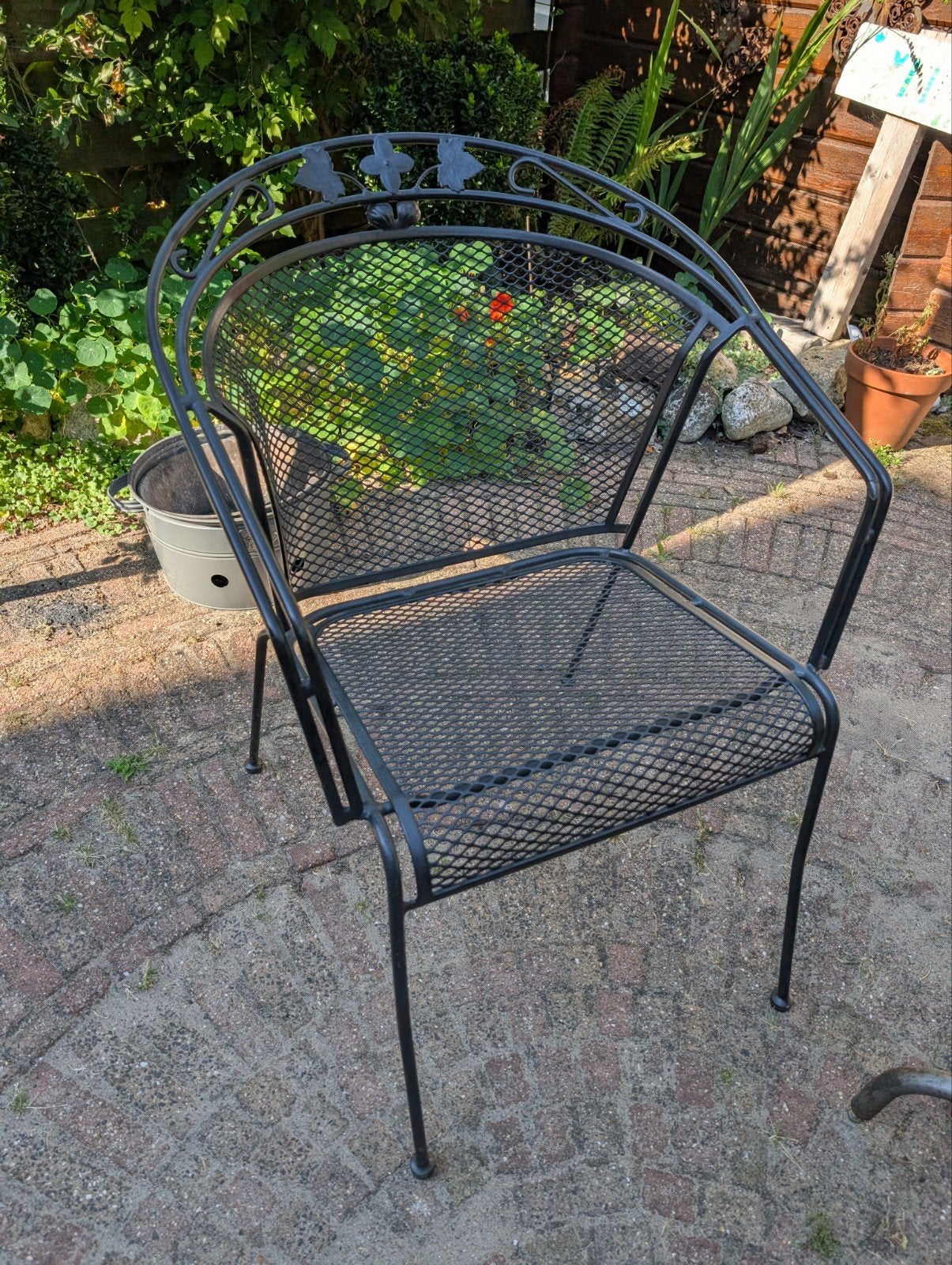Metalen tuinset met 3 stoelen en ronde tafel, antraciet., Ophalen, Overige materialen, Gebruikt, 3 zitplaatsen