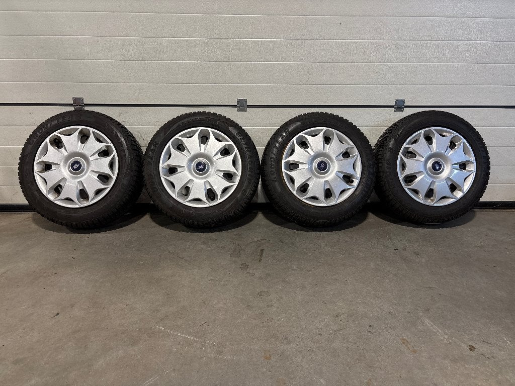 16" goodyear winterbanden 5 x 108 ford c-max, focus, mondeo, Auto-onderdelen, Ophalen, Gebruikt, 16 inch, Banden en Velgen