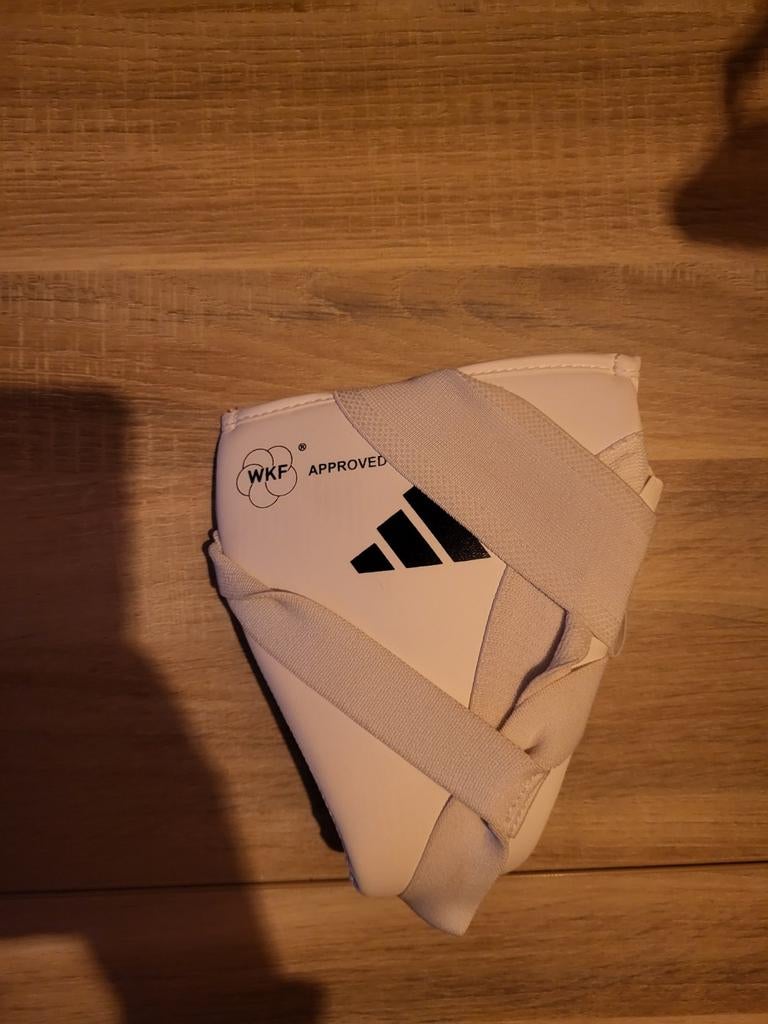 Adidas Dames Toque vechtsport Maat M - Zo goed als nieuw!, Sport en Fitness, Vechtsportbescherming, Zo goed als nieuw, Karate