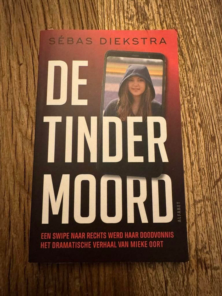 Tindemoord  Sebas Diekstra, Ophalen of Verzenden, Zo goed als nieuw