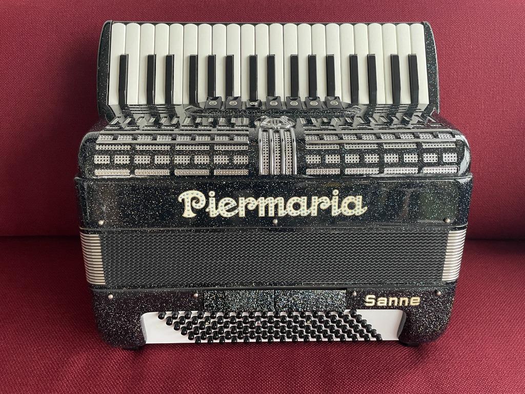 Z.g.a.n. italiaanse Piermaria accordeon . 96 bas . Licht ., Overige merken, Met koffer, Zo goed als nieuw, 96-bas