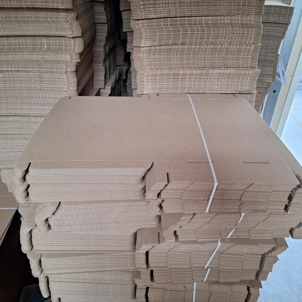 50x Brievenbusdoosjes A4+ - Ideaal voor verzending!, Diversen, Schrijfwaren, Ophalen