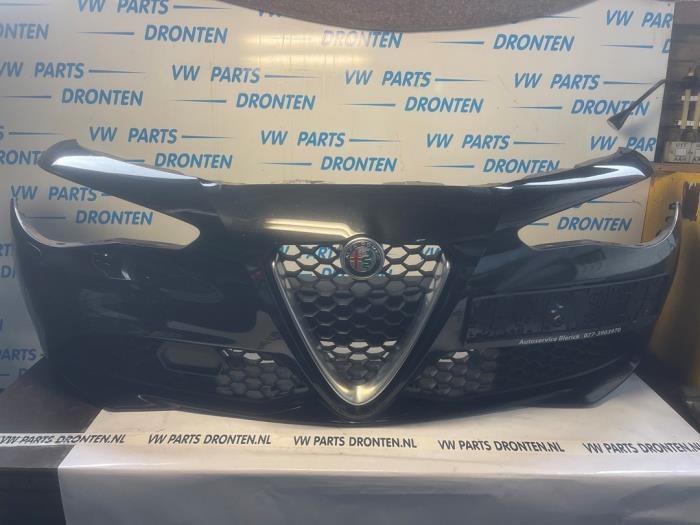 Voorbumper van een Alfa Romeo Giulia, Gebruikt, -, Verzenden, -