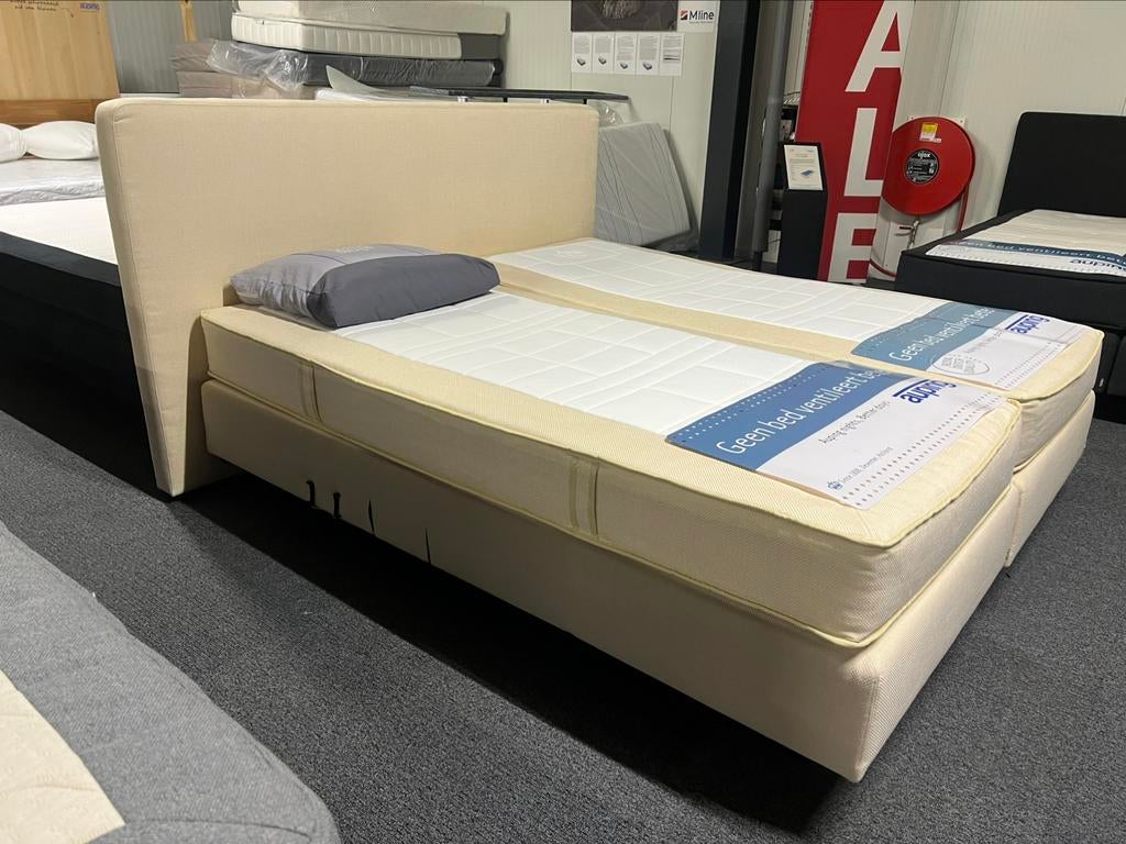 Elektrische Auping boxspring 180x210 crème event. Hästens, Ophalen, 210 cm, Tweepersoons, Zo goed als nieuw