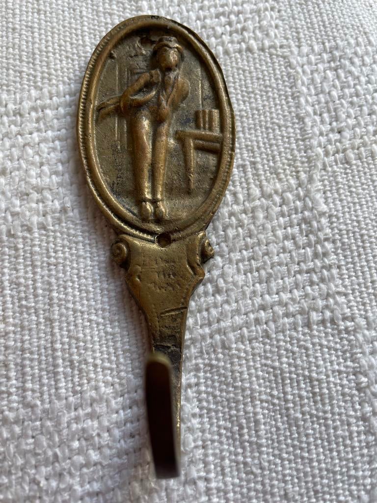Vintage Messing Kapstokhaken Dickens Figuren  9 stuks, Ophalen, Gebruikt, Wandhaken, Minder dan 100 cm