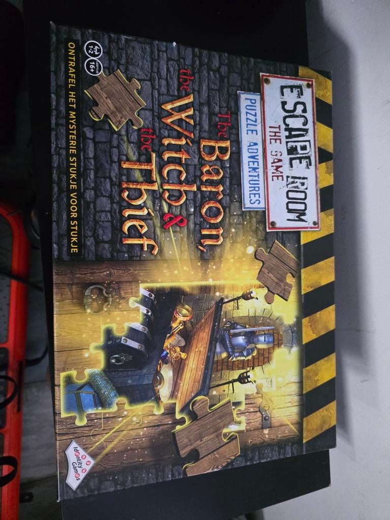 Escape Room Puzzel - The Witch & The Thief, Ophalen of Verzenden, Minder dan 500 stukjes, Zo goed als nieuw, Legpuzzel