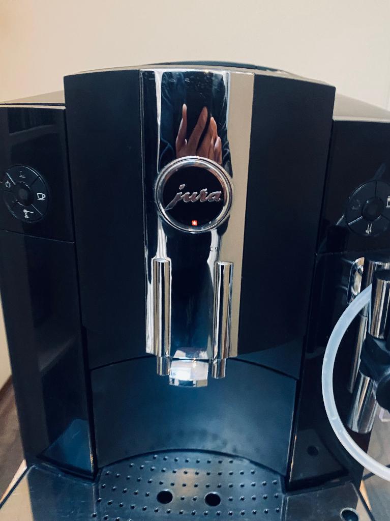 Prachtige Jura C9 OTC met een premium servicebeurt., Ophalen, 10 kopjes of meer, Koffiemachine, Zo goed als nieuw