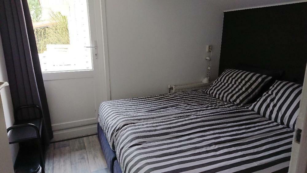 Foto 9 van teh.6pstenen Bungalow Met privé Sauna Putten op de Veluwe