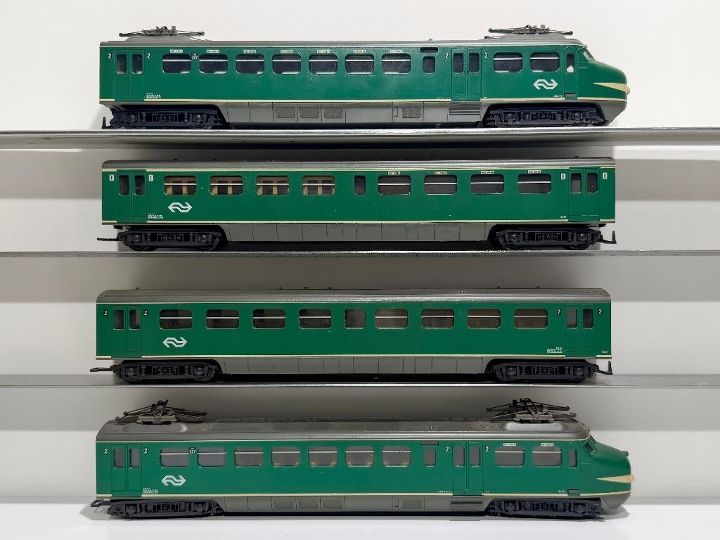 LIMA: 4-delige GROENE Hondenkop met gele bies voor H0-spoor, Hobby en Vrije tijd, Modeltreinen | H0, Gebruikt, Treinset, Gelijkstroom