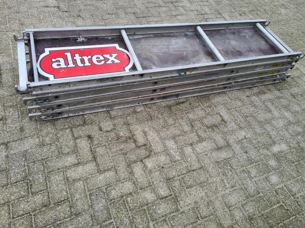 Mooie platforms hout plateaus 3.05, Ophalen, Zo goed als nieuw, Rolsteiger of Kamersteiger, 5 meter of hoger