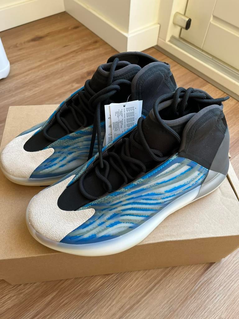 Adidas Yeezy QNTM ‘Frozen Blue’ maat 44 2/3, Ophalen of Verzenden, Zo goed als nieuw, Blauw