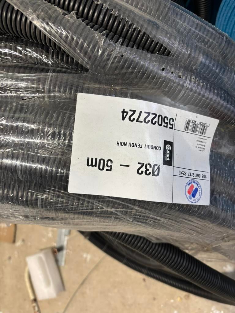 100 Meter Mantelbuis met zij insnede diameter 32, Doe-het-zelf en Verbouw, Elektra en Kabels, Ophalen, Zo goed als nieuw, Kabel of Snoer