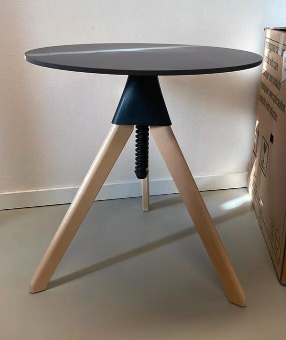 Topsy tafel the wild bunch | Konstantin Grcic | Magis, Huis en Inrichting, Tafels | Eettafels, Zo goed als nieuw, 50 tot 100 cm
