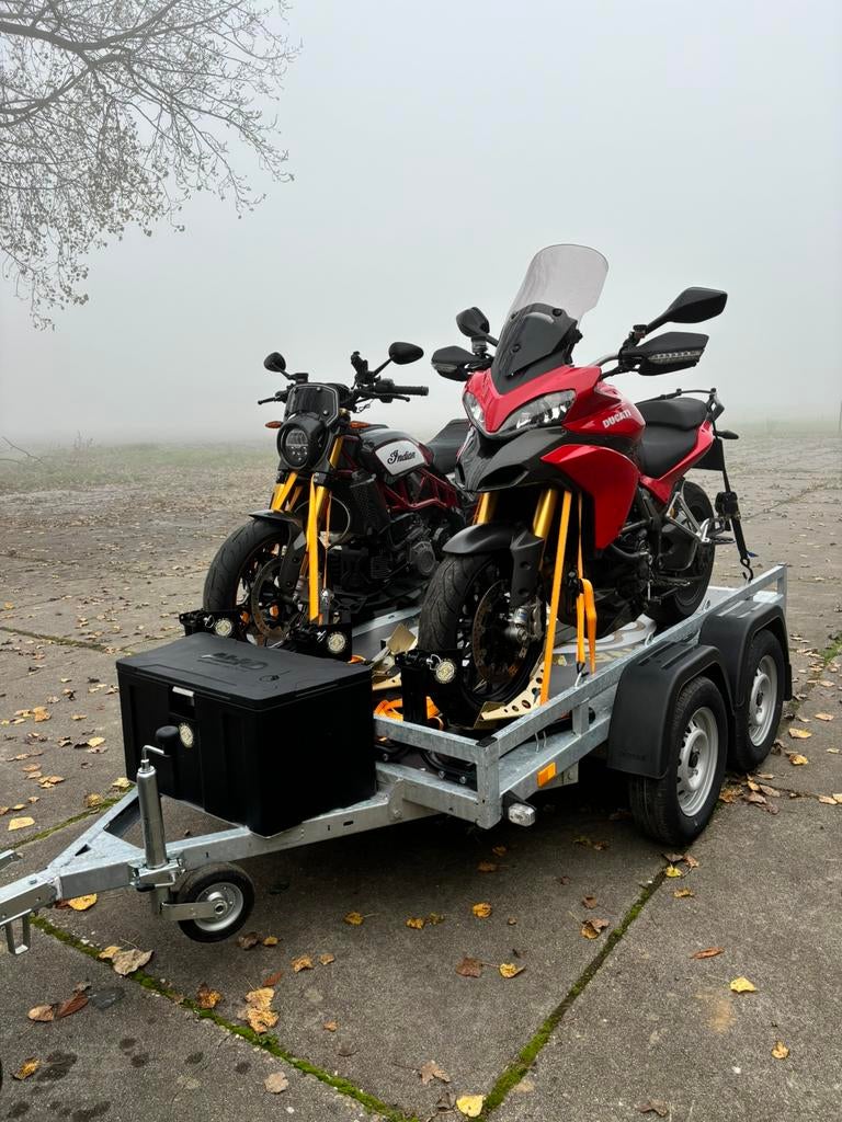 Motoraanhanger te huur, Ophalen, Zo goed als nieuw