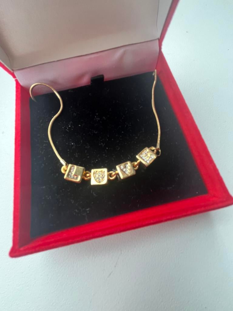 Goudkleurige ketting met steentjes in sierlijk doosje, Sieraden, Tassen en Uiterlijk, Met kristal, Overige materialen, Nieuw, Ophalen of Verzenden