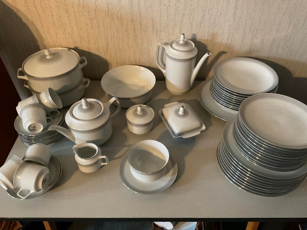 Servies Duits Bavaria porselein, Ophalen