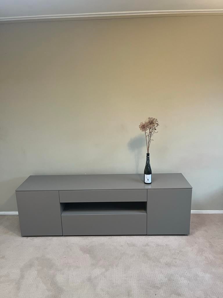 KARAT Q-180 TV furniture, Overige materialen, Zo goed als nieuw, Minder dan 100 cm, 25 tot 50 cm