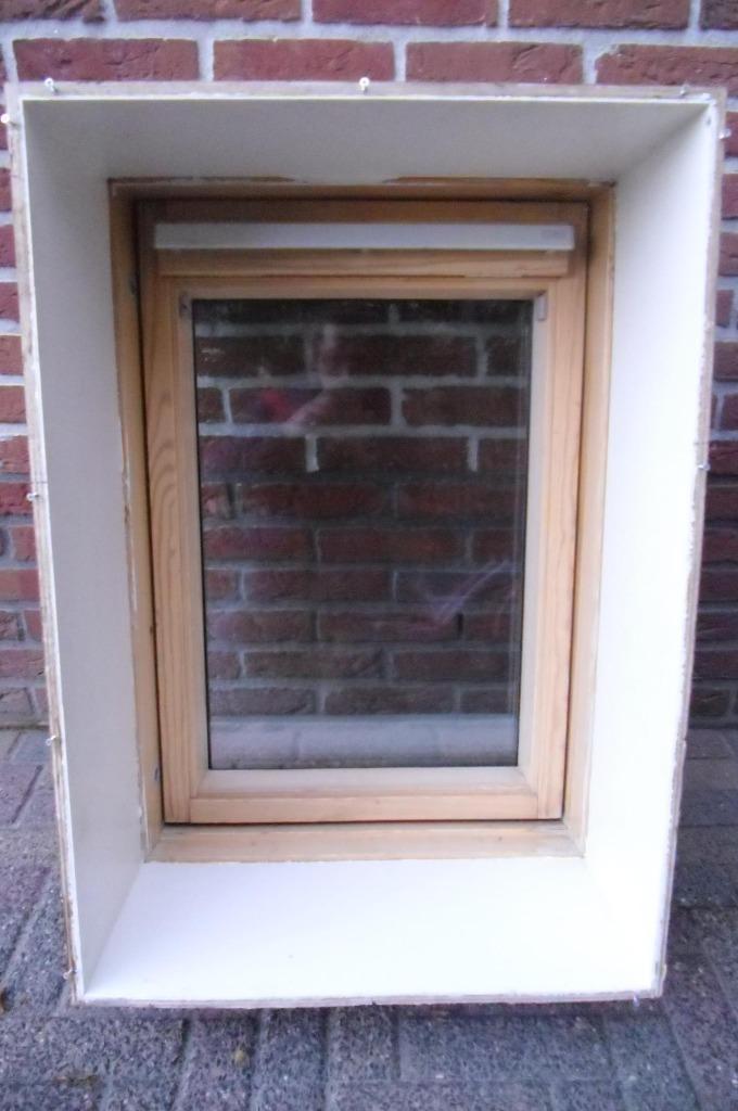 Dakraam Velux 55 x 78 cm (GGL 9 / 102/ C02) met gootstuk!!!, Ophalen, Dubbelglas, Gebruikt, Minder dan 80 cm