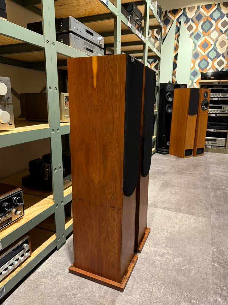 ProAc Studio 150, zeldzaam wortelnoot, klinken fenomenaal, Audio, Tv en Foto, Zo goed als nieuw, ProAc, 120 watt of meer, Bosschendijk 193b, Oudenbosch