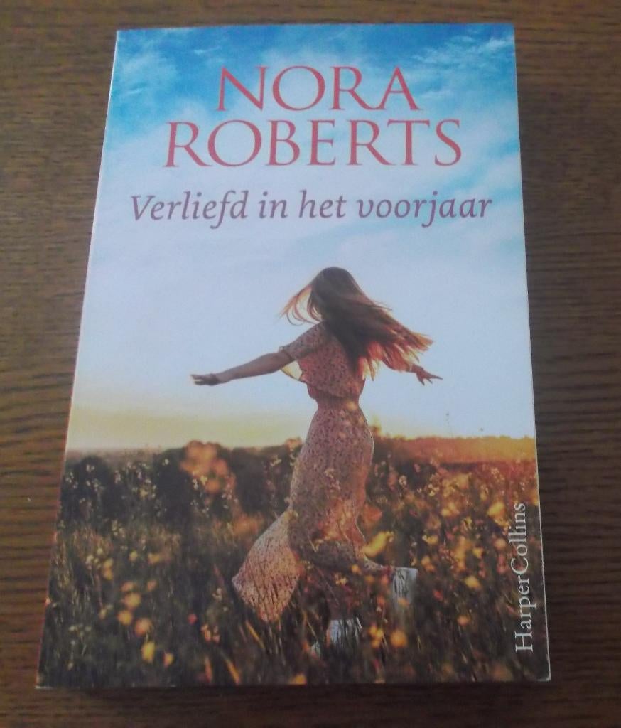 Verliefd in het voorjaar (2 romans in 1 bundel /Nora Roberts, Ophalen of Verzenden, Zo goed als nieuw, Nora Roberts