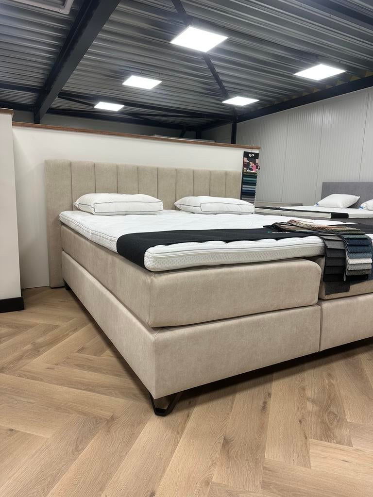 VELVET BOXSPRING 180 x 200 luxe boxspring 180 200 BEIGE, Huis en Inrichting, Verzenden, Beige, Tweepersoons, Zo goed als nieuw