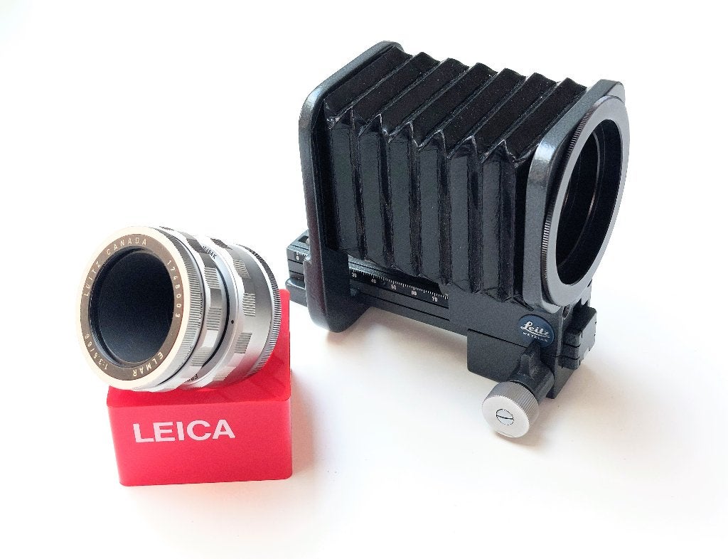 Leica Leitz Elmar 65mm 1:3,5 + Leica balg en acc. IZGST, Ophalen of Verzenden, Gebruikt, Macrolens
