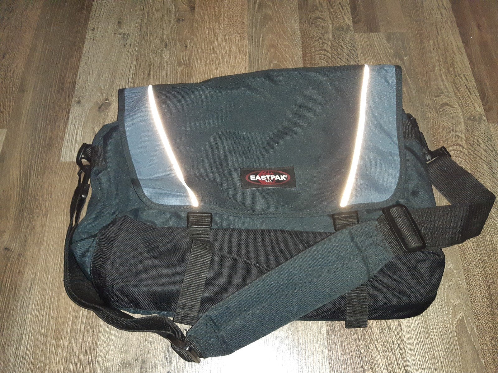 Eastpak schoudertas, blauw, Ophalen of Verzenden, Zo goed als nieuw, Blauw, Overige merken