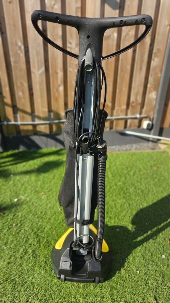 Karcher poetsmachine voor vloeren, Ophalen
