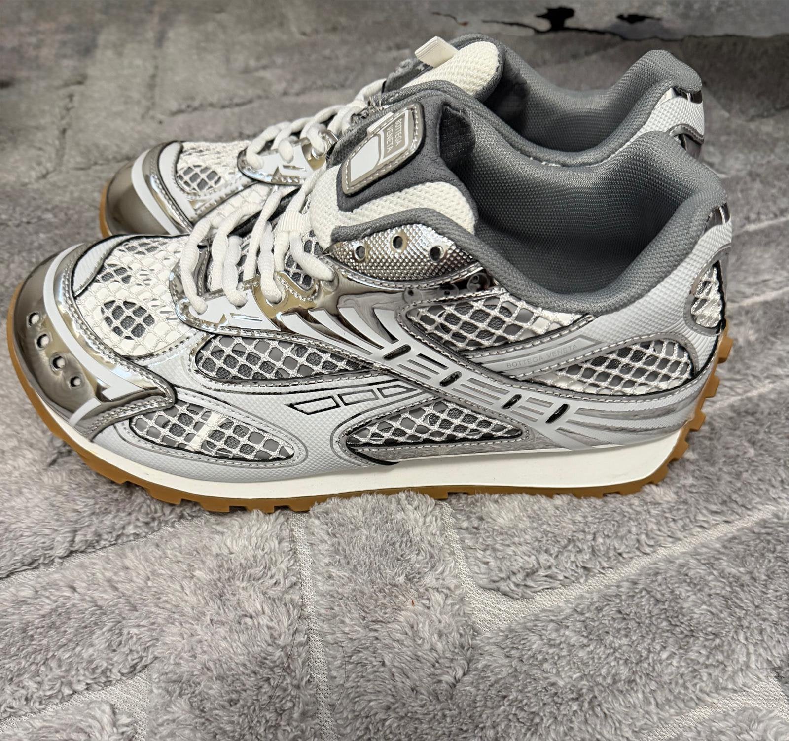 Gloed nieuwe Bottega Veneta beste kwaliteit in maat 42!, Ophalen of Verzenden, Zo goed als nieuw