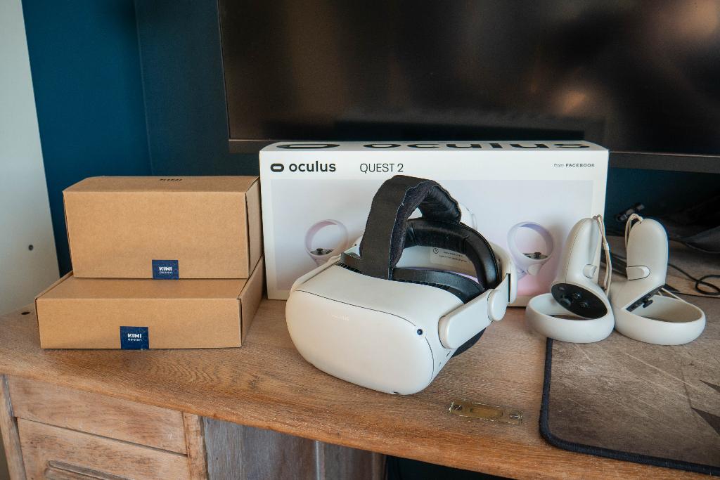 Meta Oculus Quest 2 + Kiwi Design Headstrap & Accessoires, Spelcomputers en Games, Virtual Reality, Ophalen of Verzenden, Zo goed als nieuw