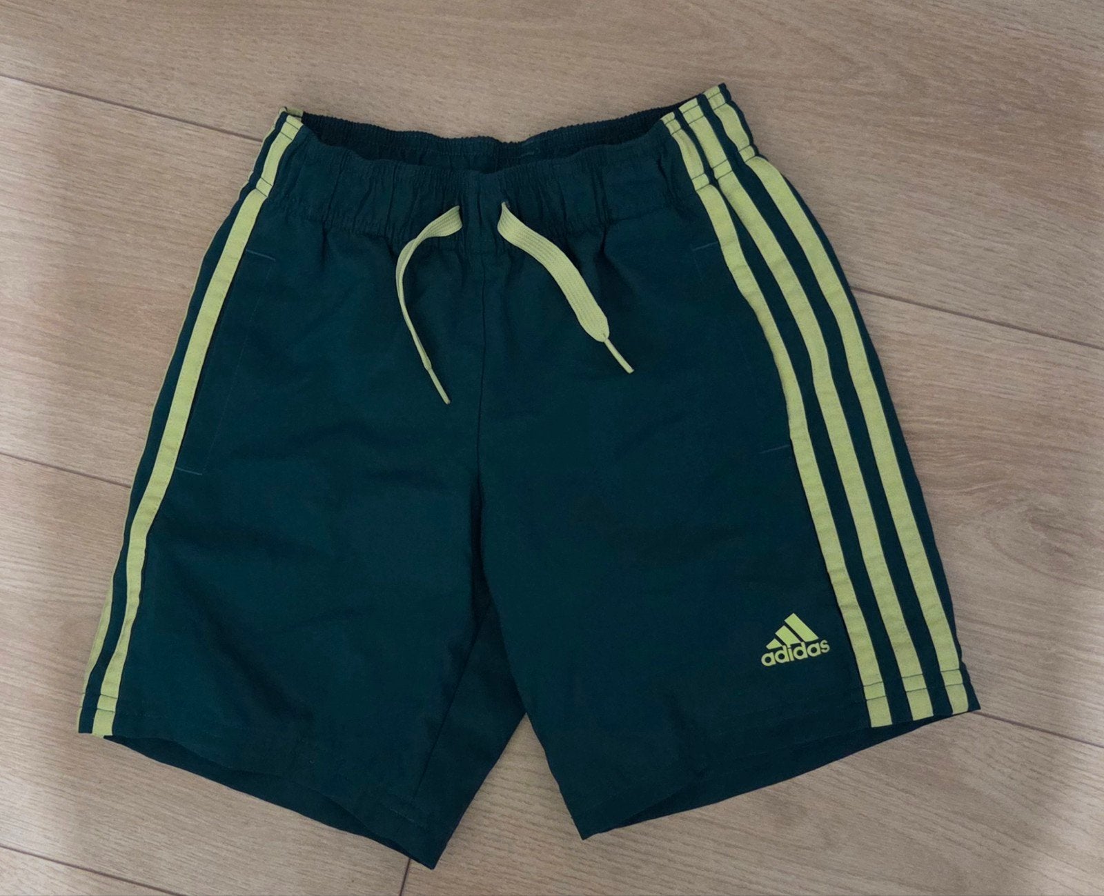 Adidas zwemshort/sportshort voor jongens, maat 7-8 jaar, Adidas, Gebruikt, Sport- of Zwemkleding, Ophalen of Verzenden