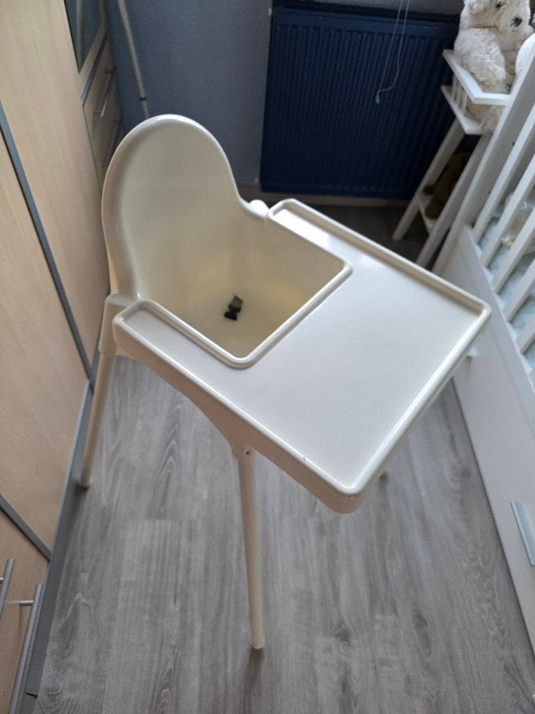 Antilop Hoge kinderstoel met blad en kussen in goede staat, Ophalen of Verzenden, Gebruikt, Overige typen, Afneembaar eetblad
