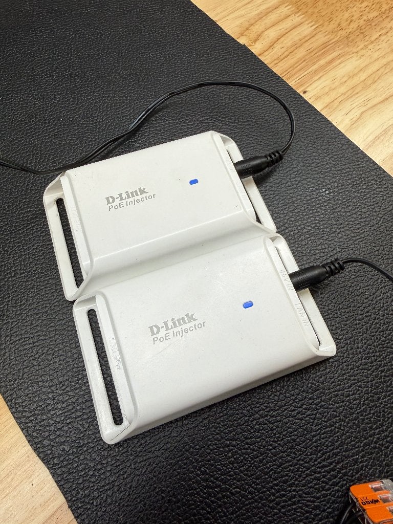 2x D-Link PoE Injector DPE-101GI, Ophalen, Gebruikt, D-Link