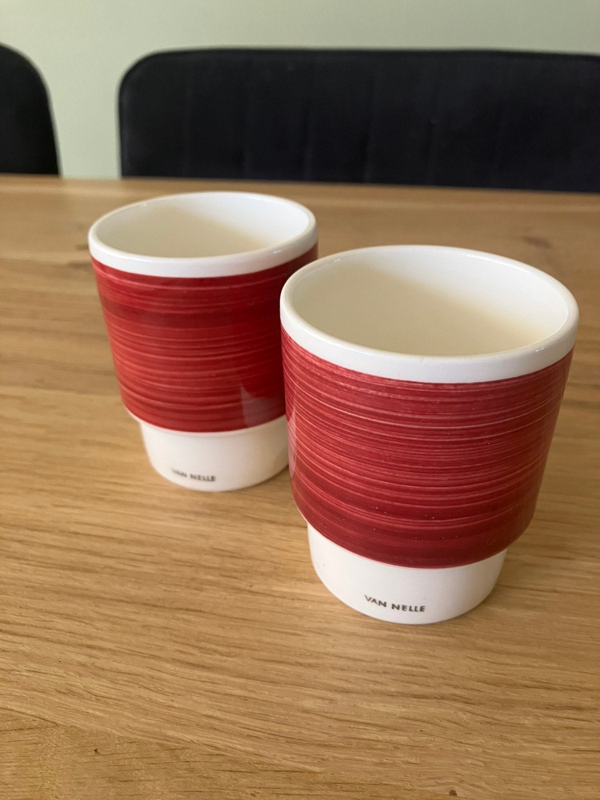 Set Van Nelle mokjes rood, Ophalen of Verzenden, Zo goed als nieuw, Overige stijlen, Kop(pen) en/of Schotel(s)