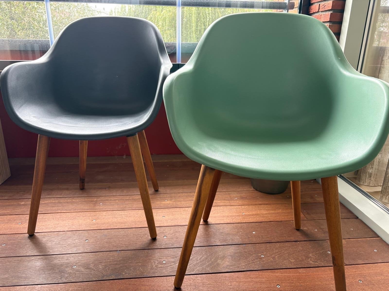 4 stoelen van Bauhaus, zithoogte 40 cm, breedte 59 cm, Ophalen, Kunststof, Gebruikt, Overige kleuren